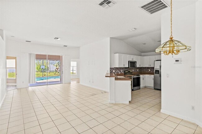 Foto del edificio - 15451 Markham Dr