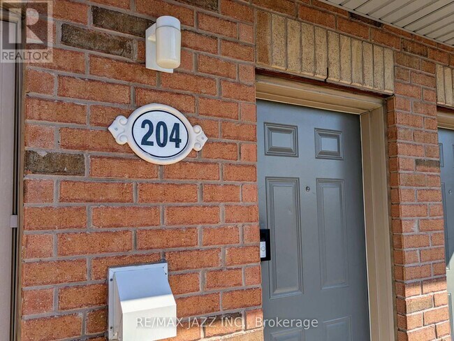 Photo du bâtiment - 760-760 King St E