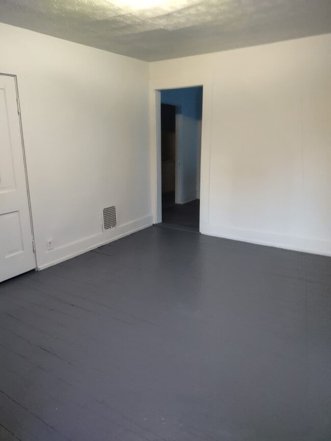 Sala de estar - 211 S Western Ave