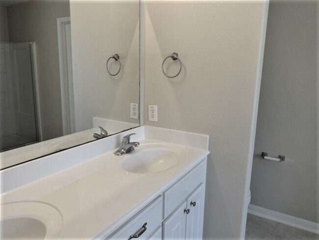 Foto del edificio - 6823 Manor Terrace Ln