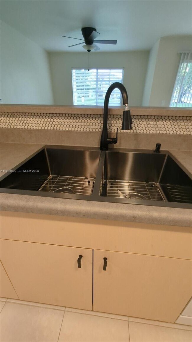 Foto del edificio - 4220 San Marino Blvd