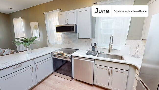 Foto del edificio - Room in Shared 4 bed/2 bath home in Columbia Heights