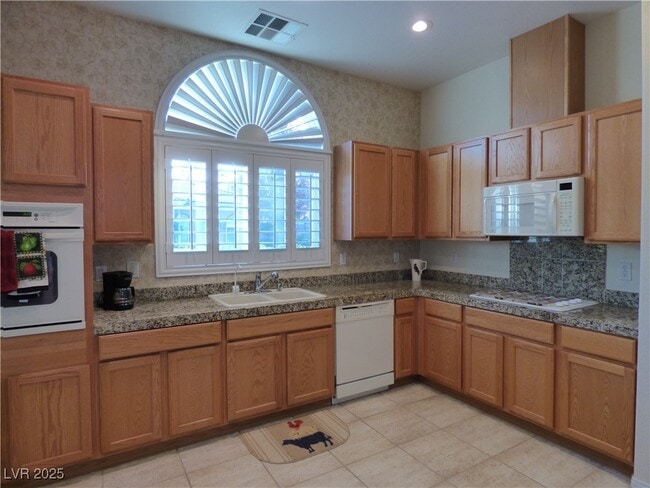 Building Photo - 10498 Promenade Park Ct