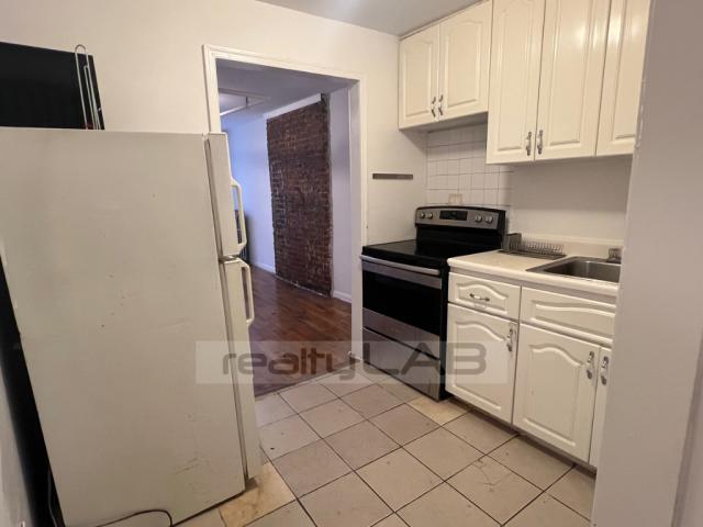 Foto del edificio - 2 bedroom in BROOKLYN NY 11216