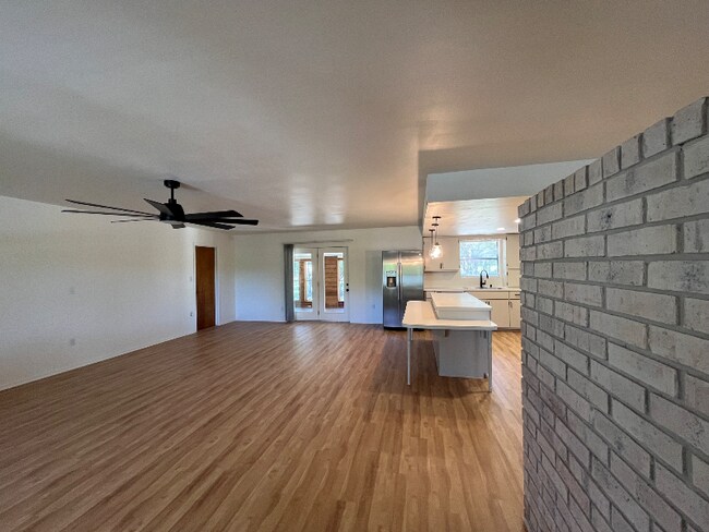 Foto del edificio - 1415 Oakridge Dr