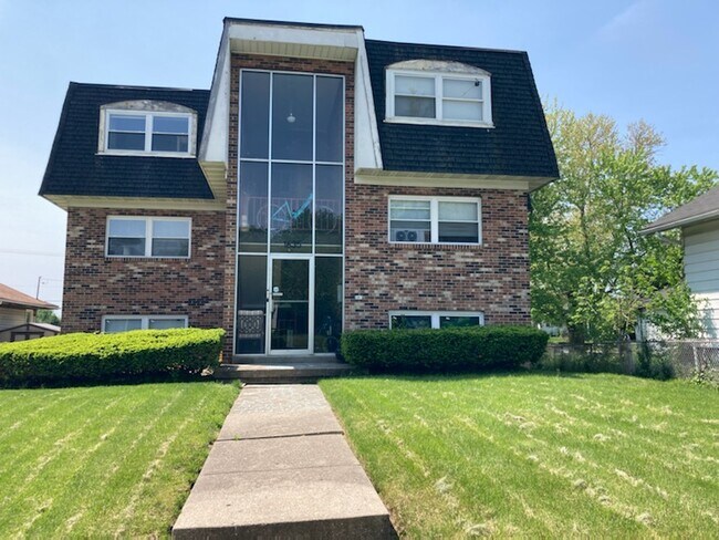 Building Photo - 1635 Watervliet Ave
