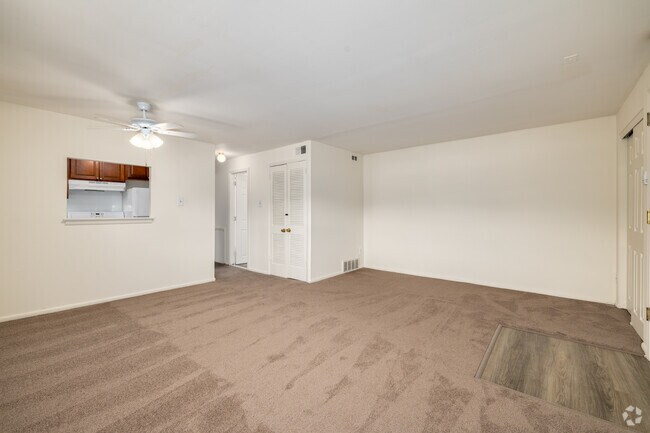 1 dormitorio, 1 baño - 700 pies cuadrados - Sala de estar - Cedar Glen Apartments