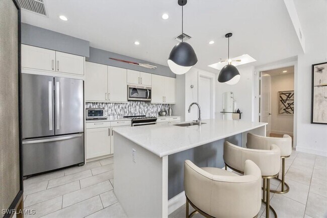 Foto del edificio - 1111 Central Ave