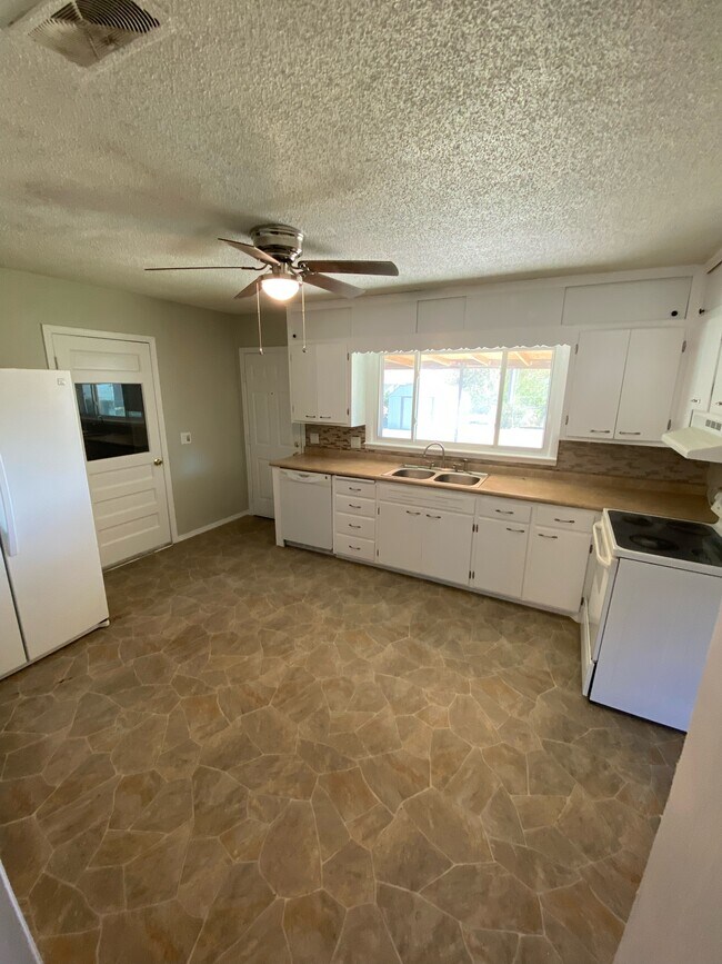 Foto del edificio - 1513 Hickory St