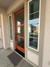 Building Photo - 2410 Shore Vis