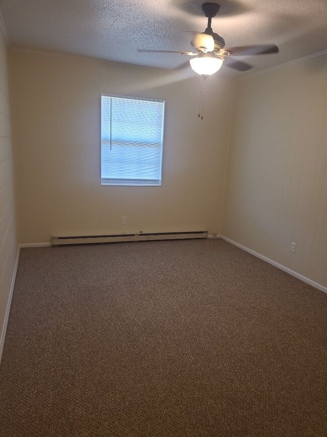 Building Photo - Montgomery Apartments