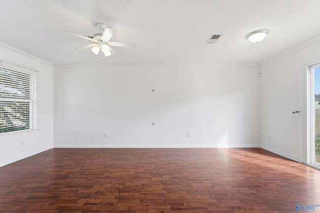 Foto del edificio - 313 Kenneth Blvd NW