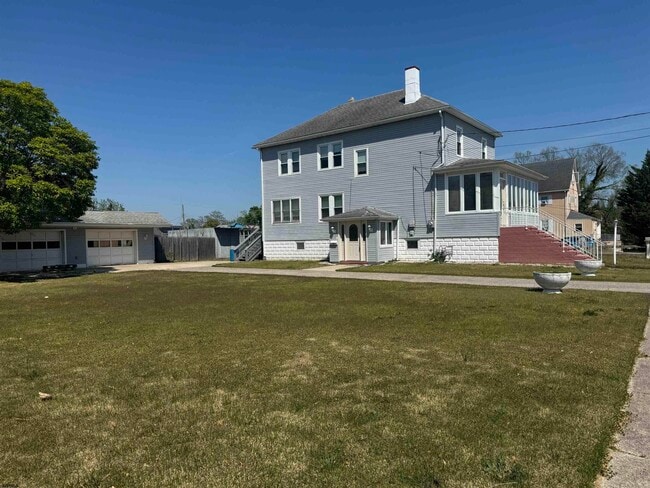 Building Photo - 116 E Edgewater Ave