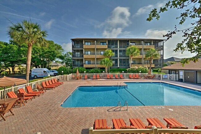 Building Photo - 9501 Shore Dr