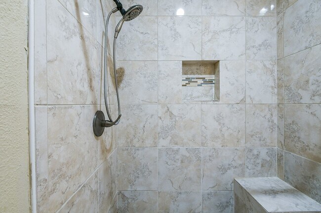 Foto del edificio - 2121 El Paseo St