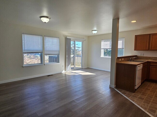 Foto del edificio - Beautiful 3 bedroom townhouse