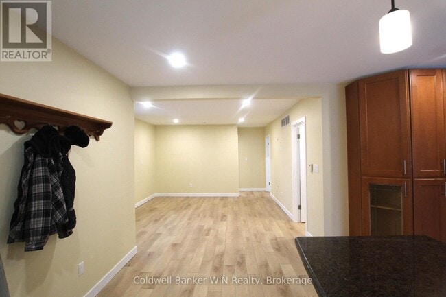 Photo du bâtiment - 460 Main St N