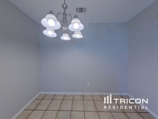 Foto del edificio - 4108 Coronet Ln