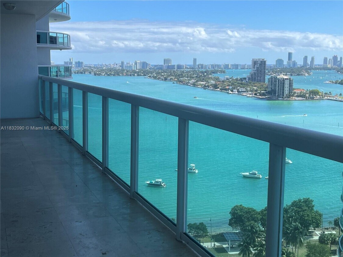 Primary Photo - 1800 N Bayshore Dr