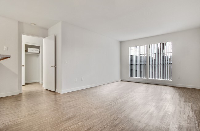 Foto del edificio - 11669 Valerio St