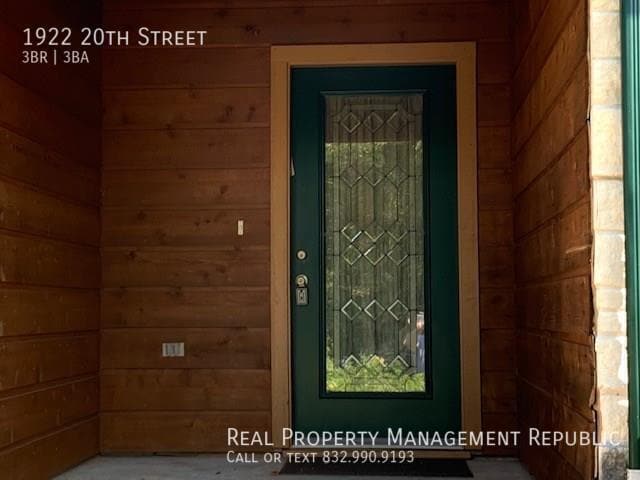 Building Photo - 1922 20th St