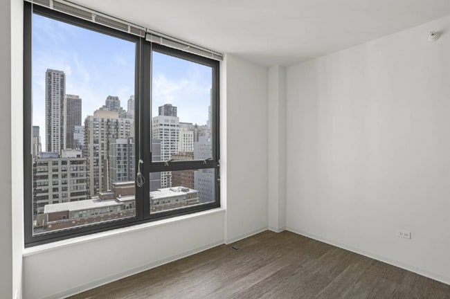 Building Photo - 187 W Superior St