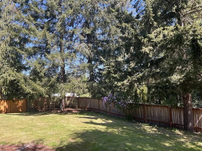 Foto del edificio - 3517 57th Ave NW