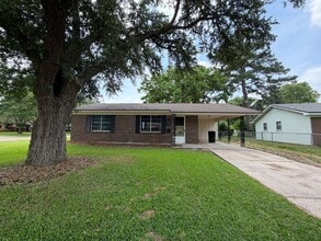 Building Photo - 1401 Gardenia St