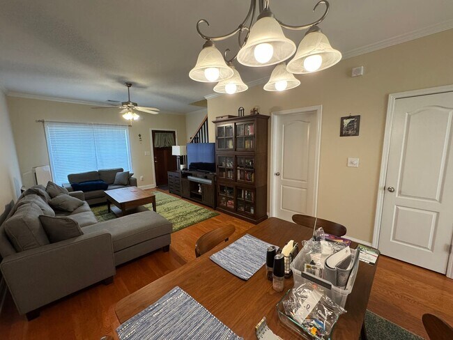 Foto del edificio - Whitehall Villages Townhome Available
