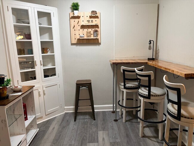 Foto del edificio - 2710 Winburn Terrace