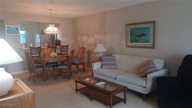 Foto del edificio - 716 Landover Cir