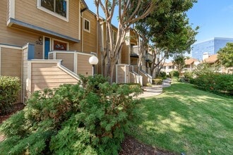 Building Photo - 9260 Towne Centre Dr