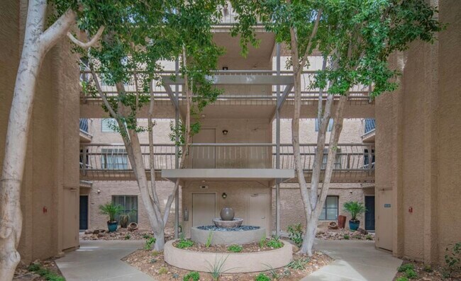 Building Photo - 5124 N 31st Pl