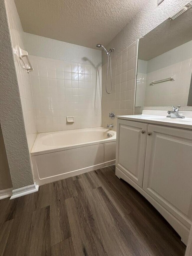 Foto del edificio - 2412 Belmont Ln