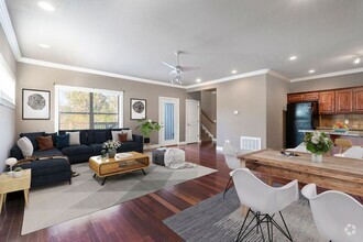 Building Photo - 2037 Box Ave