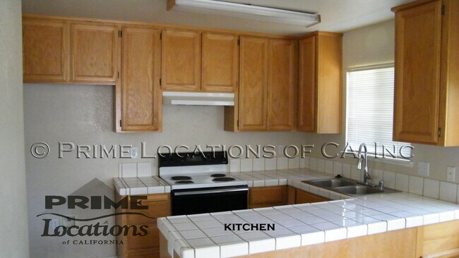 Building Photo - Best Value Citrus Heights Cottage Home