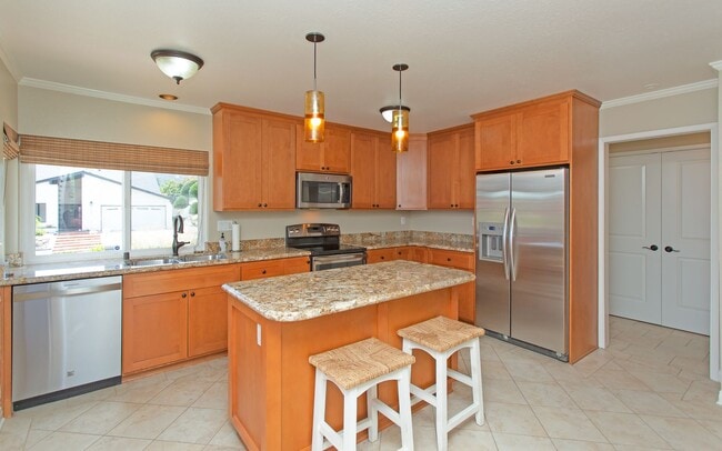 Building Photo - Beautiful Rancho Bernardo Single Level Home!