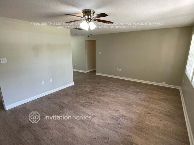 Foto del edificio - 2231 Camellia Dr