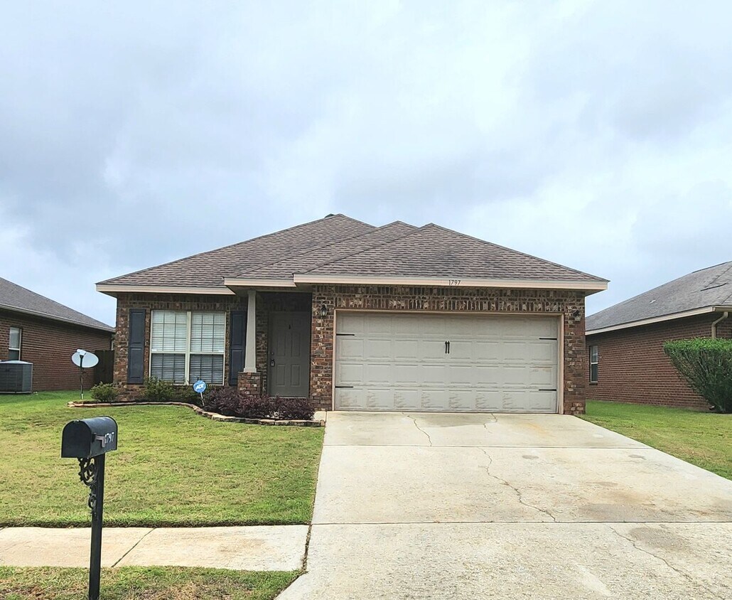 Primary Photo - Charming 3/2 in Iberville Square in Foley