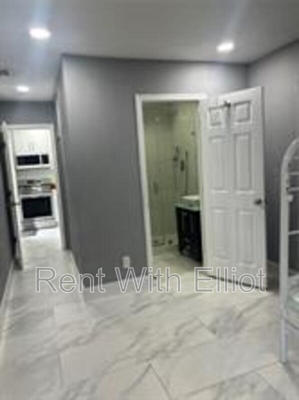 Foto del edificio - 2218 Roosevelt St