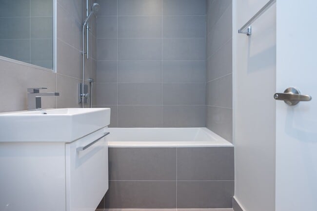 Building Photo - 501 Kingston Rd