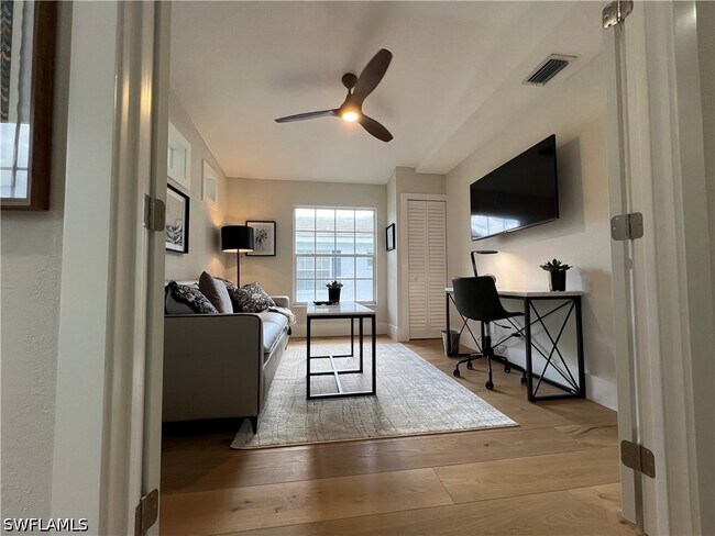 Foto del edificio - 7087 Barrington Cir