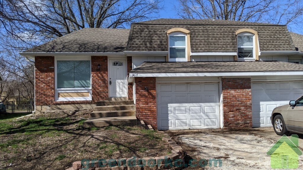 Primary Photo - 1427 E Haven Ln