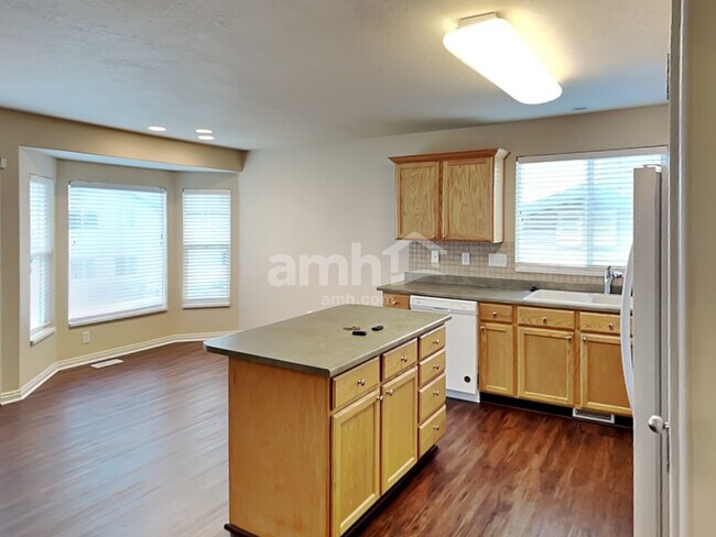 Building Photo - 917 Longleaf Dr
