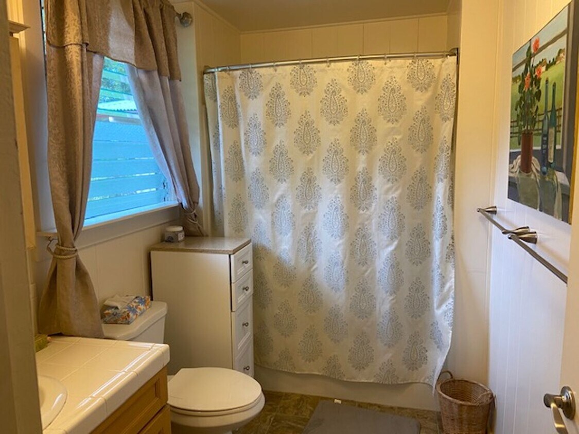 Foto del edificio - Fully Furnished 1BR Detached Unit In Town