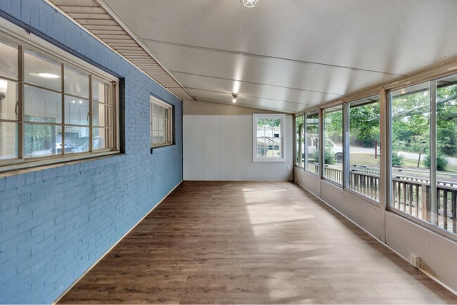 Building Photo - 507 Eskew Cir