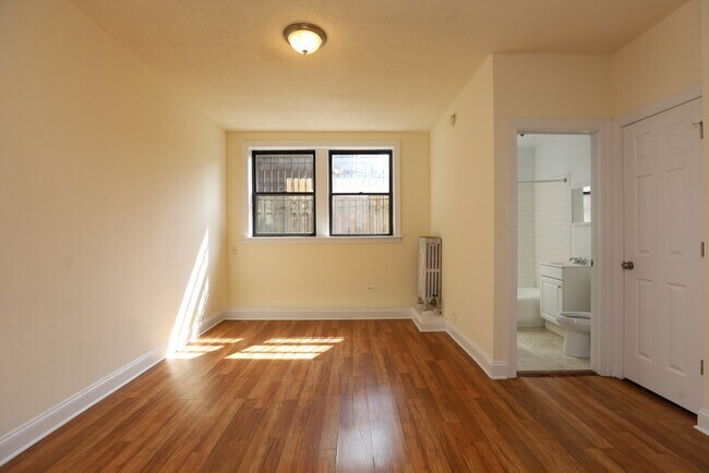 Foto del edificio - 1742 N Humboldt Blvd