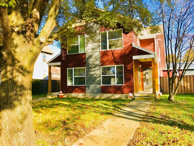 Townhomes At Fall Creek Place Apartments Indianapolis In