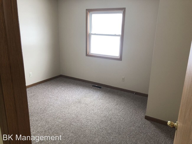 Foto del edificio - 806 Virginia St