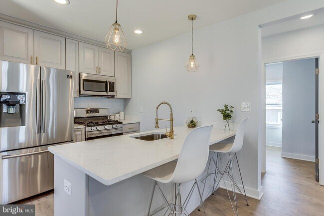 Foto del edificio - 4221 Clay St NE